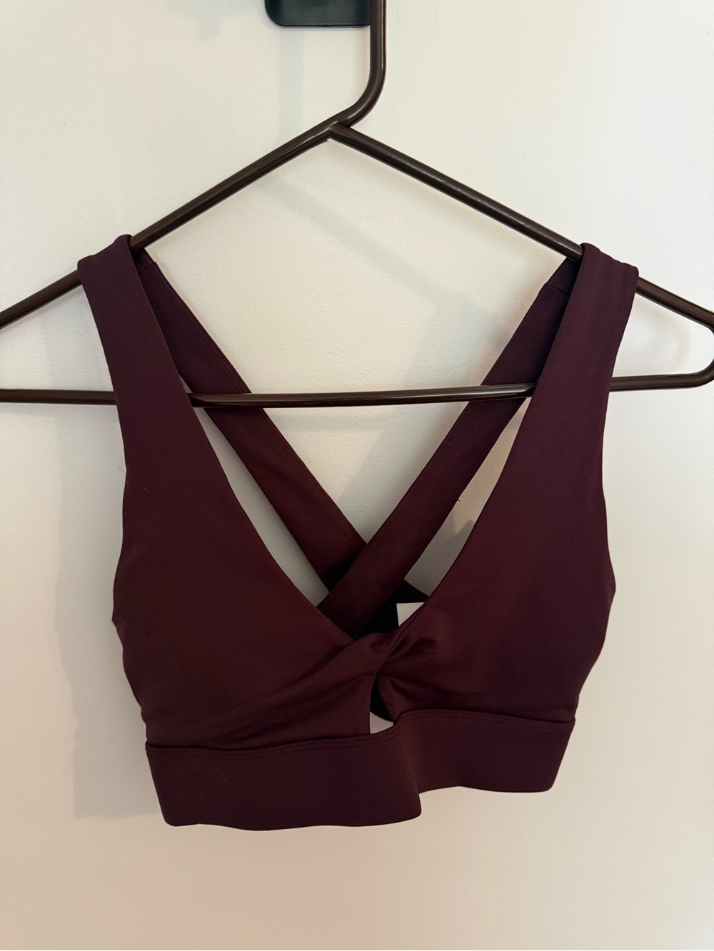 Fabletics Burgundy Twist Front Crisscross Sports Bra